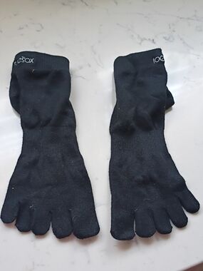 toesox Black Five-Toe Socks
